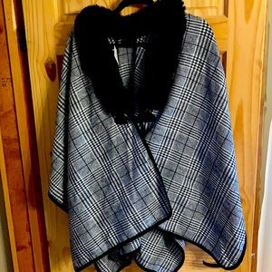 2/$10 ♥️ Faux-Fur Plaid Poncho